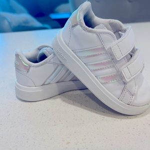 Toddler adidas size 5